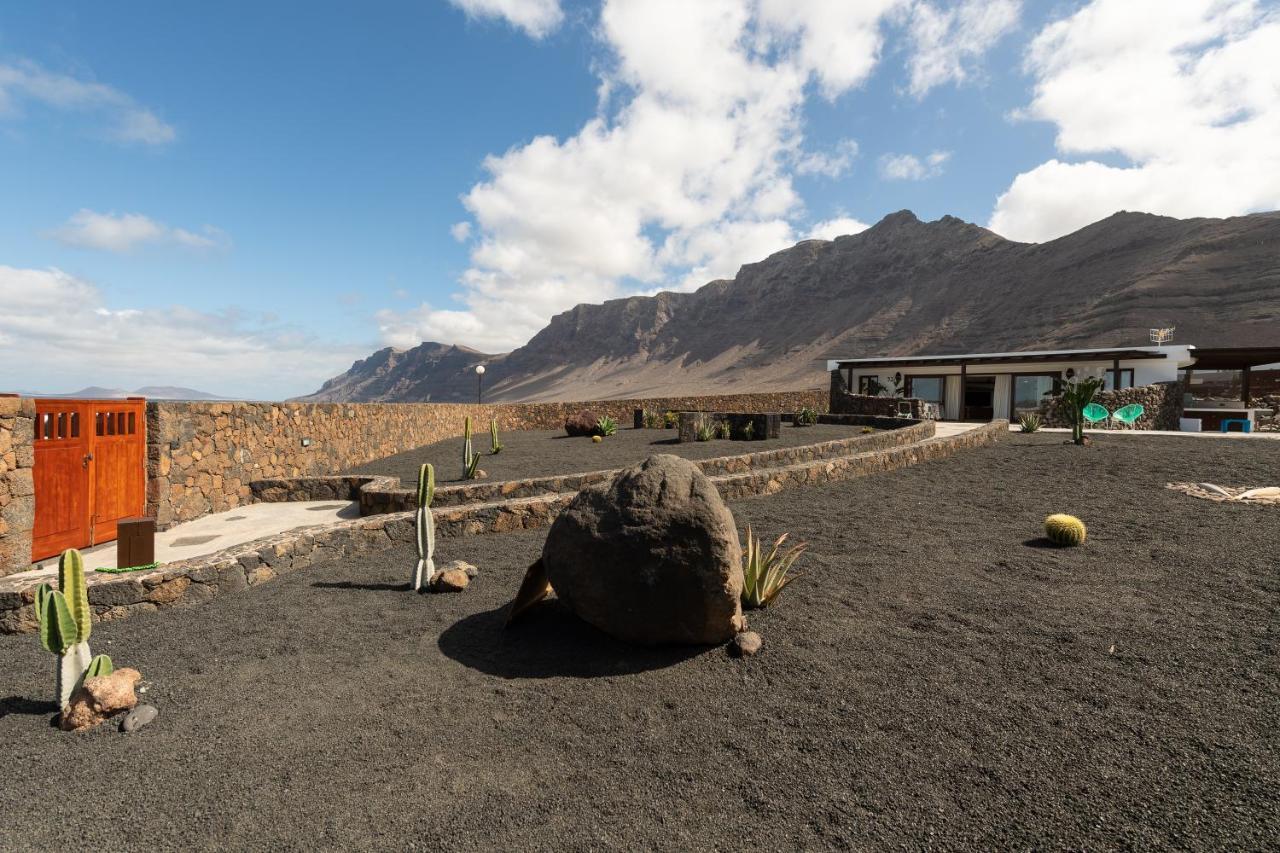Villa Taguluche Famara Exterior photo
