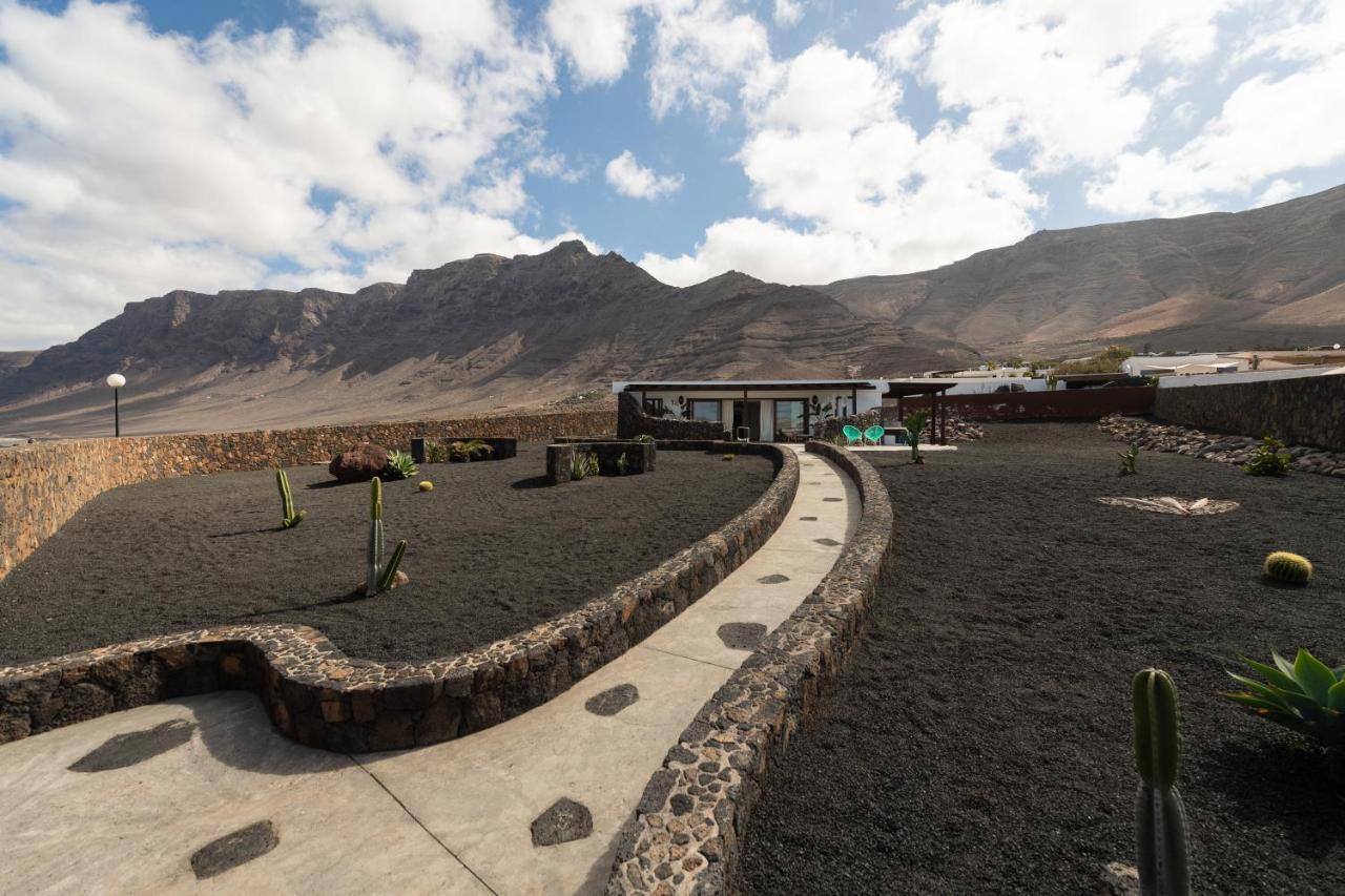 Villa Taguluche Famara Exterior photo